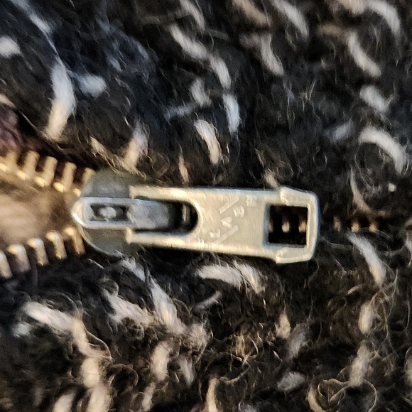 Bird Tulip Zipup Cowichan Cardigan - Picture 10 of 11